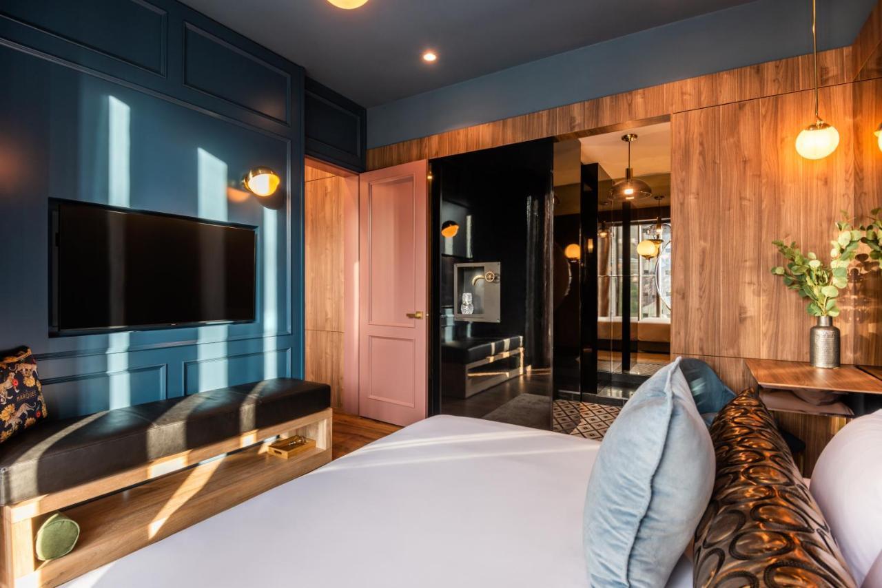Hotel Marquee ميديلين المظهر الخارجي الصورة A room at the hotel